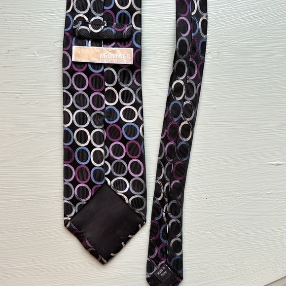 MICHAEL KORS CIRCLE DETAIL TIE (OS) - Picture 4 of 6